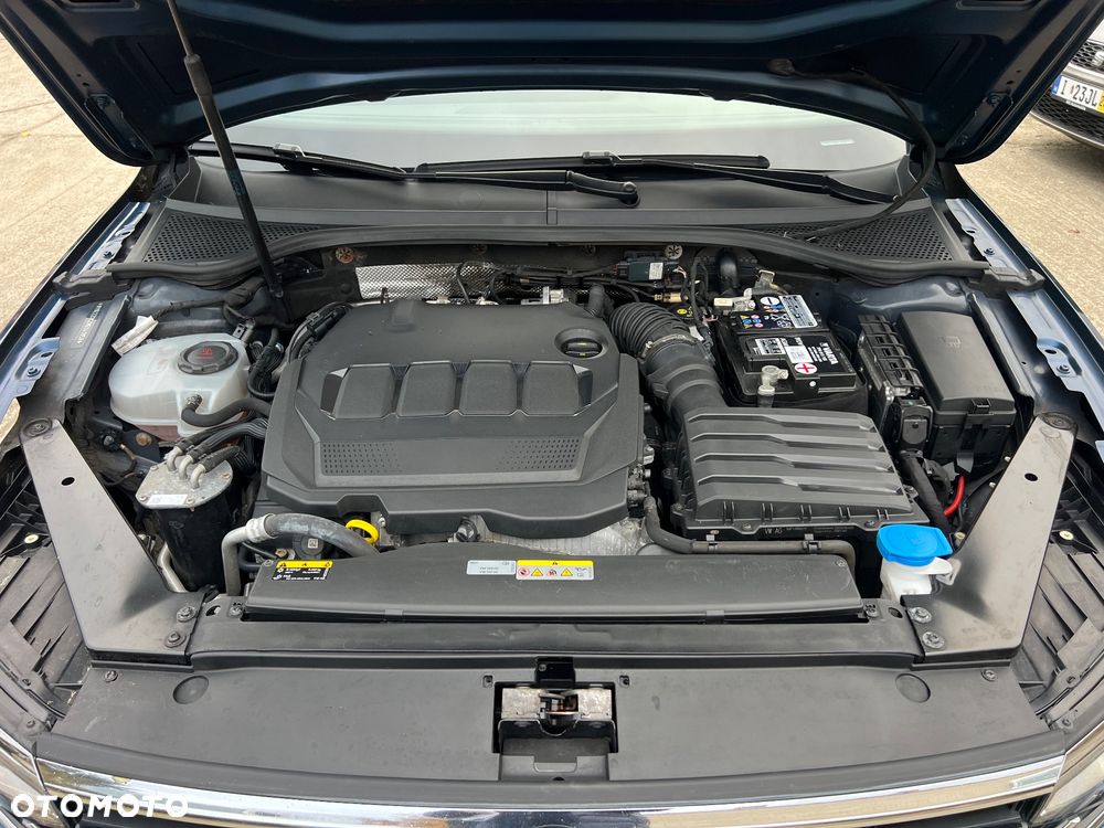 Volkswagen Passat 2.0 TDI Business DSG - 24