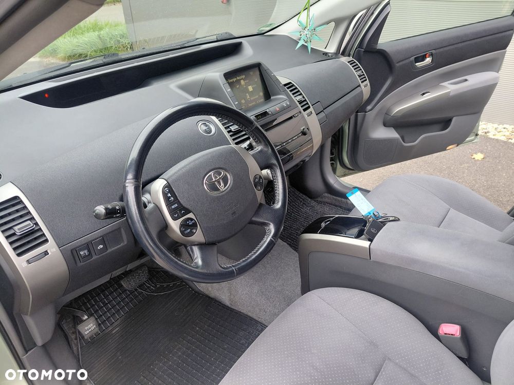 Toyota Prius 1.5 VVT-i Sol - 6
