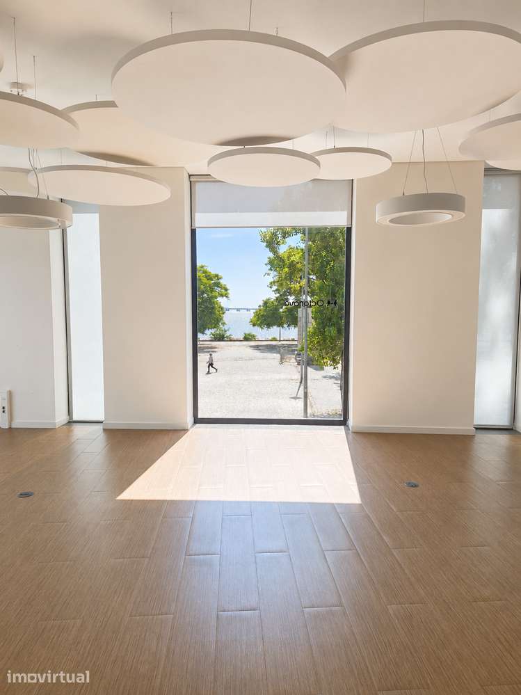 Espaço Comercial Elegante com Vista Panorâmica - Grande imagem: 5/11