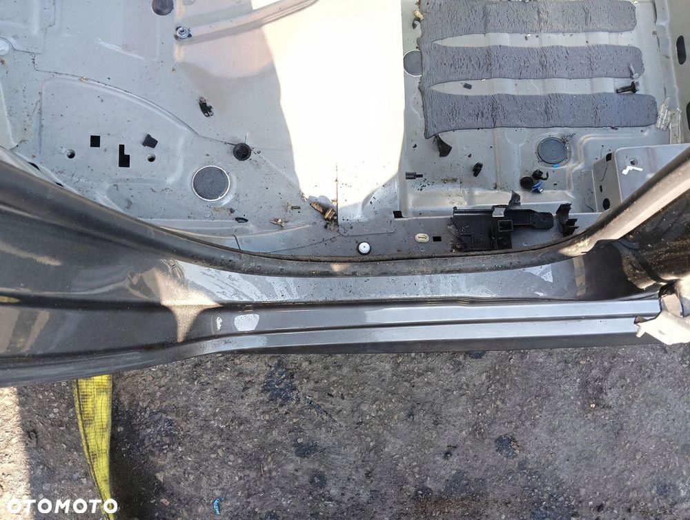 PRÓG PRAWY SŁUPEK ŚRODKOWY PEUGEOT 208 II (2019-2023) 1.2 THP 101KM - 7