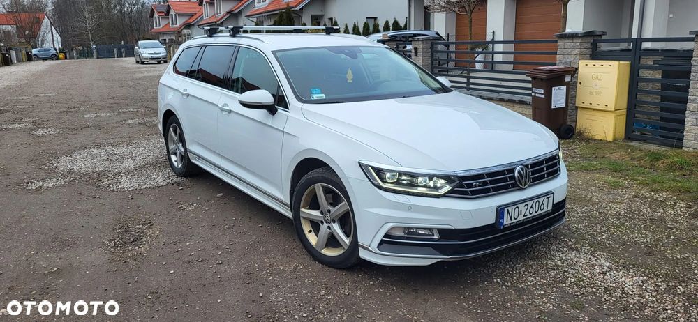 Volkswagen Passat - 1