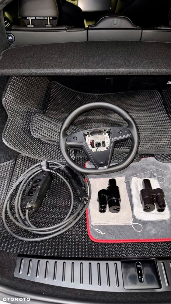 Tesla Model S - 31