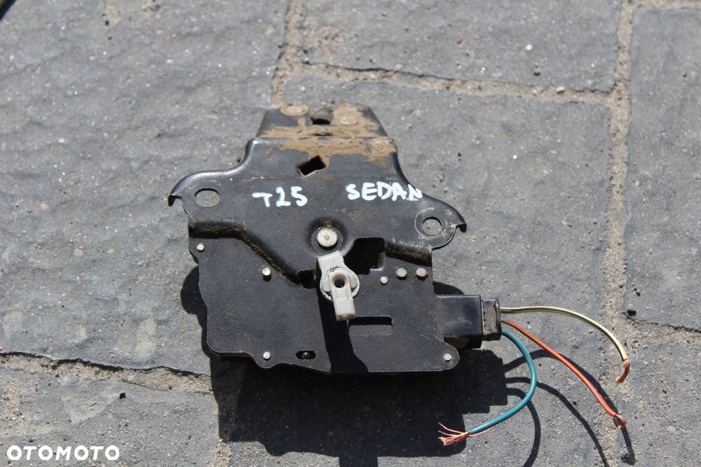 ZAMEK TYLNEJ KLAPY TOYOTA AVENSIS T25 SEDAN - 5