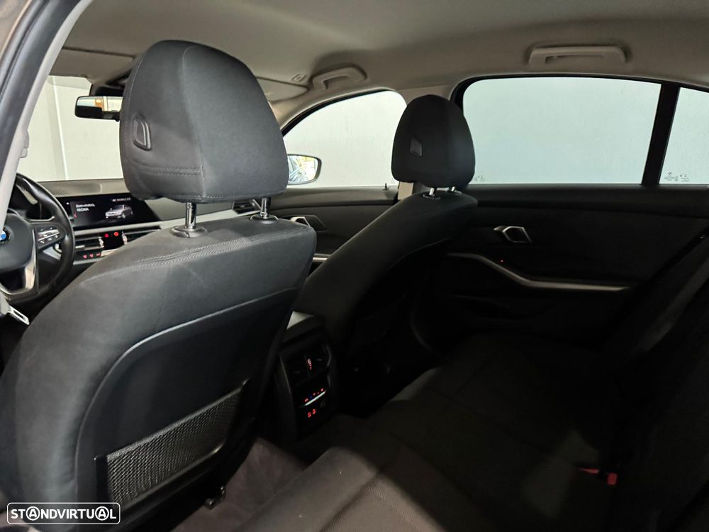 BMW 320 d Auto - 18