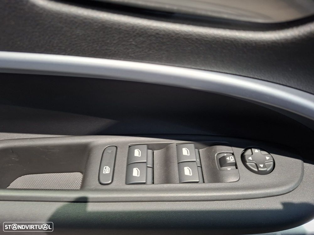 Jeep Avenger 1.2 4xe Hybrid eAWD The North Face - 25