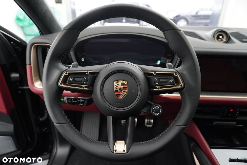 Porsche Cayenne - 22