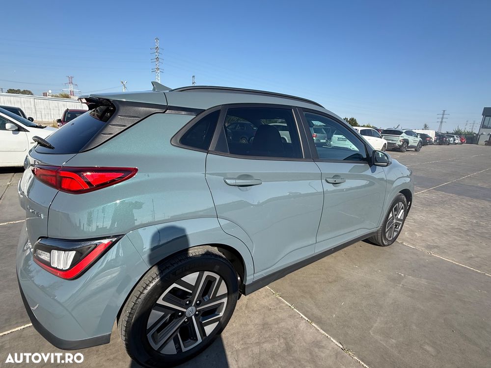 Hyundai KONA - 8