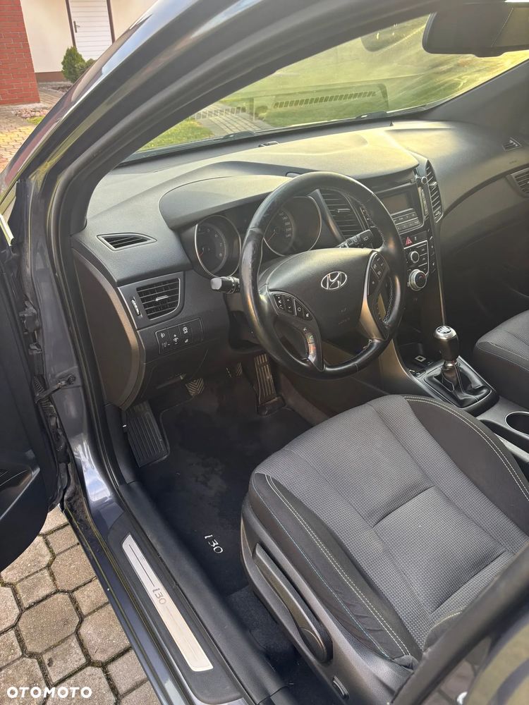 Hyundai i30 blue Kombi 1.6 GDi Passion - 8