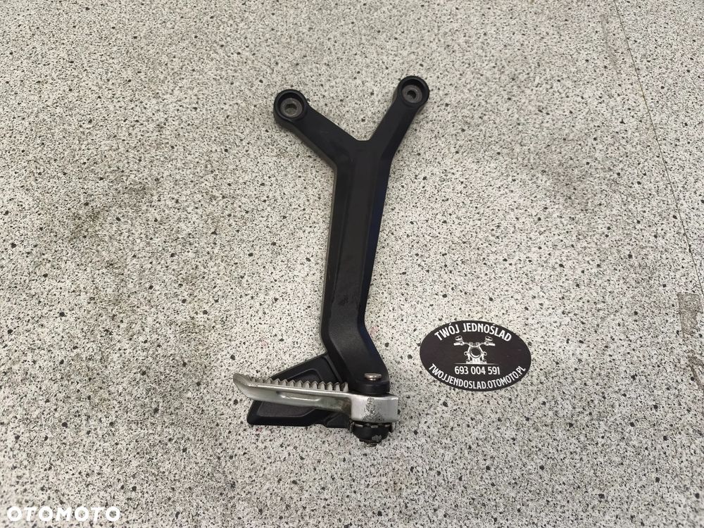 Set prawy tył, podnóżek pasażera Triumph Trident 660 2022 - 1