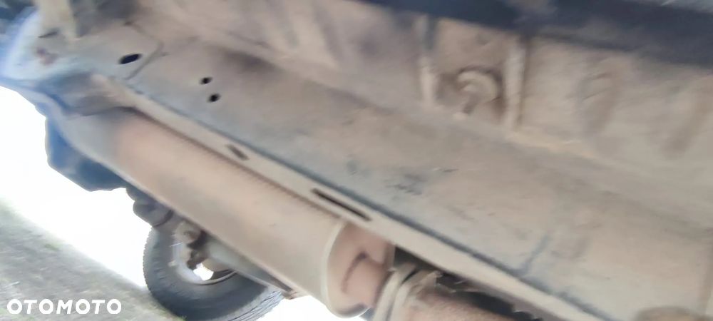 Jeep Cherokee 2.4 Sport - 35