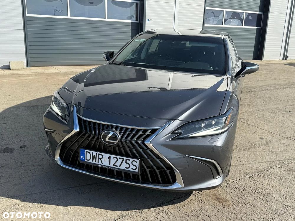 Lexus ES - 1