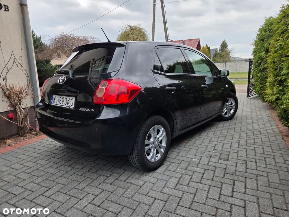 Toyota Auris 1.4 D-4D Terra - 8
