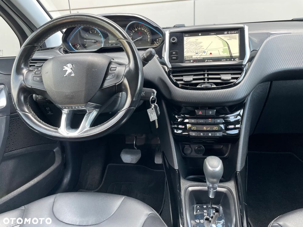 Peugeot 2008 PureTech 110 Stop&Start EAT6 Crossway - 17