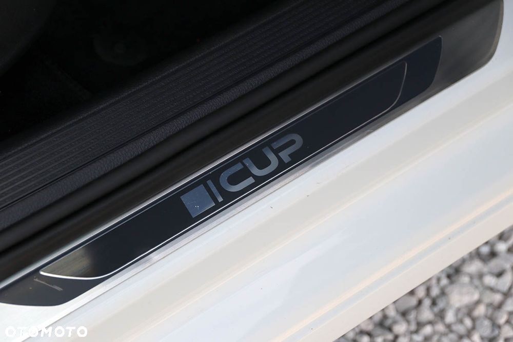 Volkswagen Golf - 36