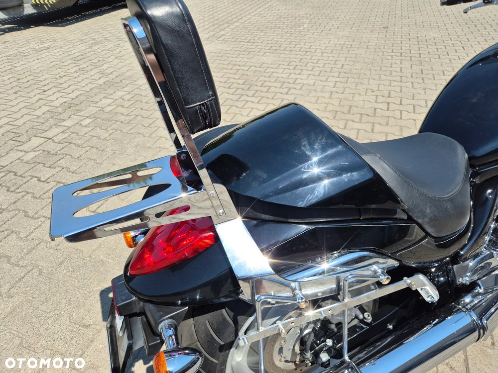 Suzuki Intruder - 2