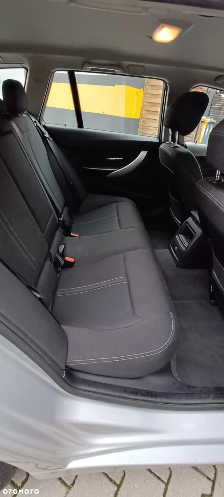 BMW Seria 3 318d - 14