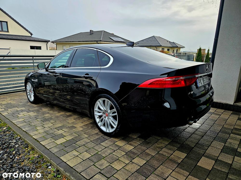 Jaguar XF 20d AWD Prestige - 3