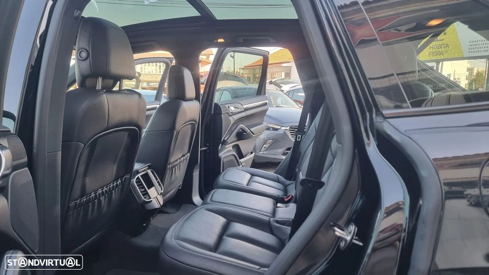 Porsche Cayenne S E-Hybrid - 12