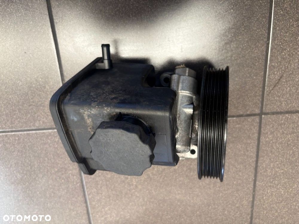 POMPA WSPOMAGANIA 2.2 CDI MERCEDES A0044667001 - 2