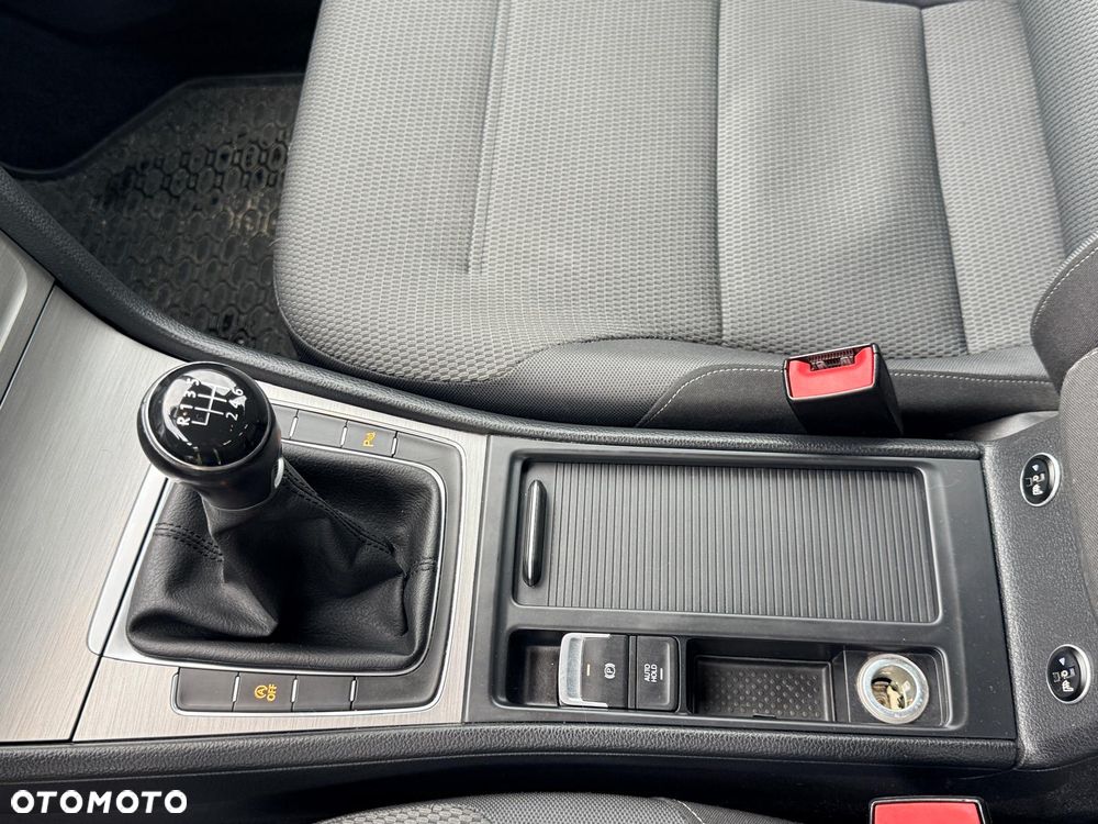 Volkswagen Golf 1.4 TSI BMT Comfortline - 11