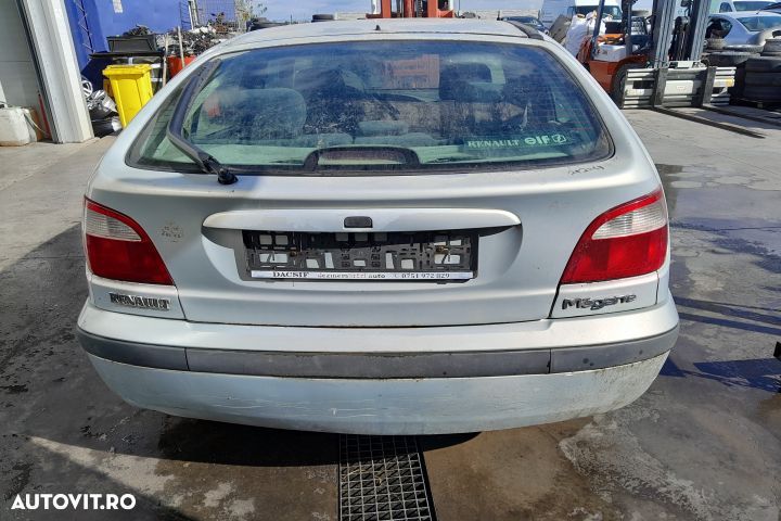 Dezmembrez Renault Megane 1 [facelift] [1999 - 2003] Hatchback 1.4 MT - 4