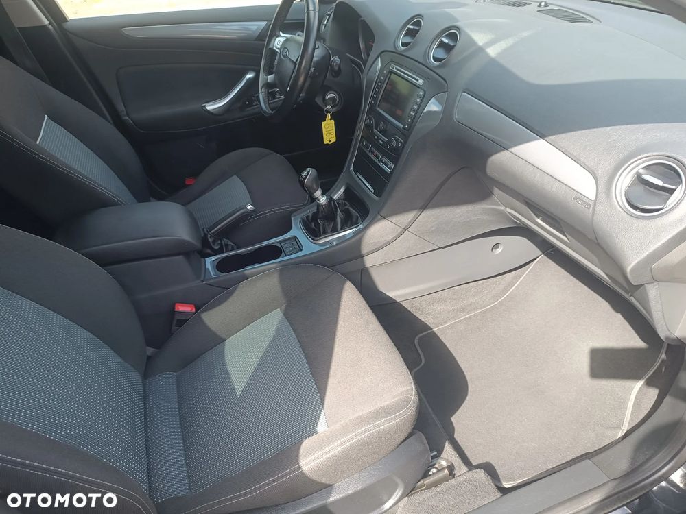 Ford Mondeo 2.0 TDCi Titanium - 16