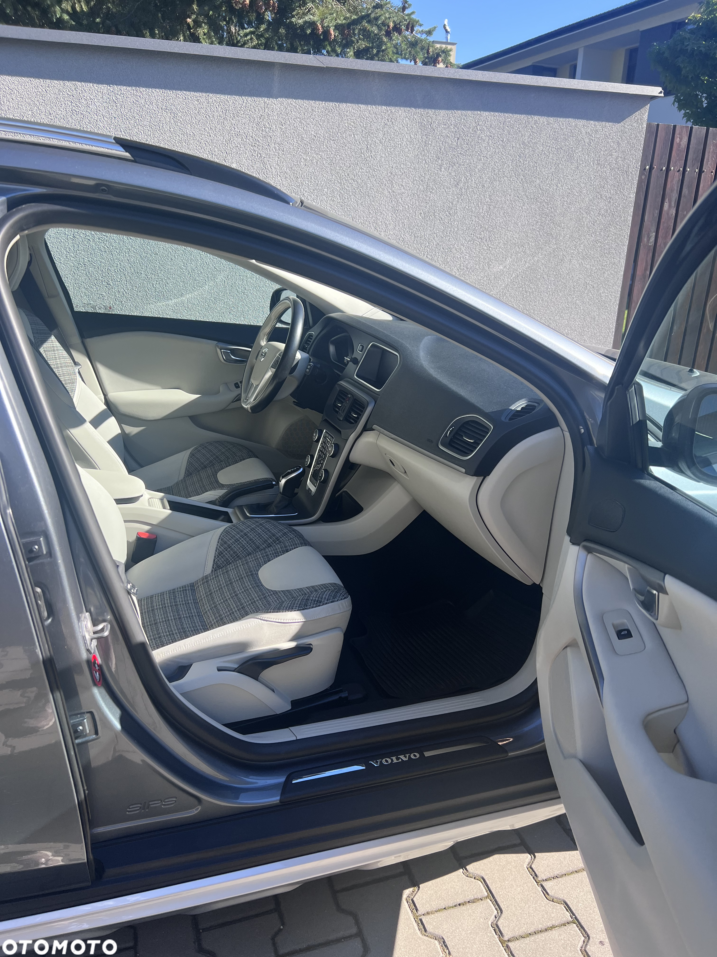 Volvo V40 T3 Drive-E Momentum - 11