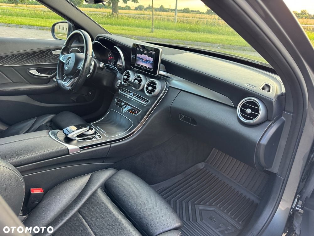 Mercedes-Benz Klasa C 200 4-Matic 9G-TRONIC - 17