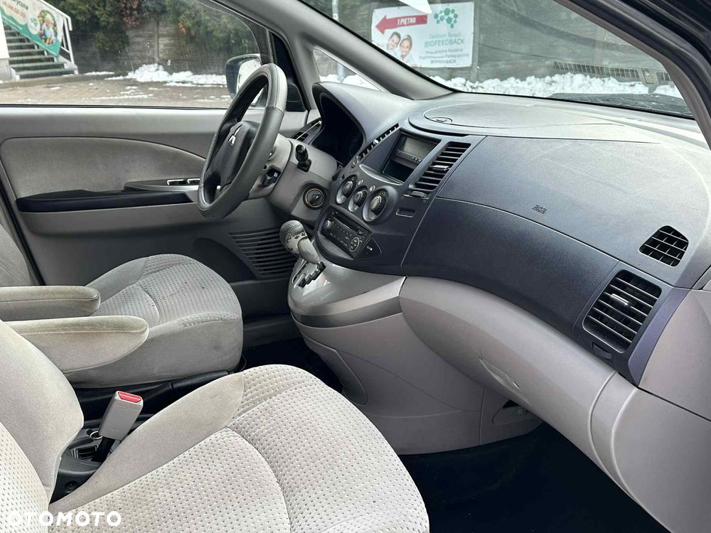 Mitsubishi Grandis - 4