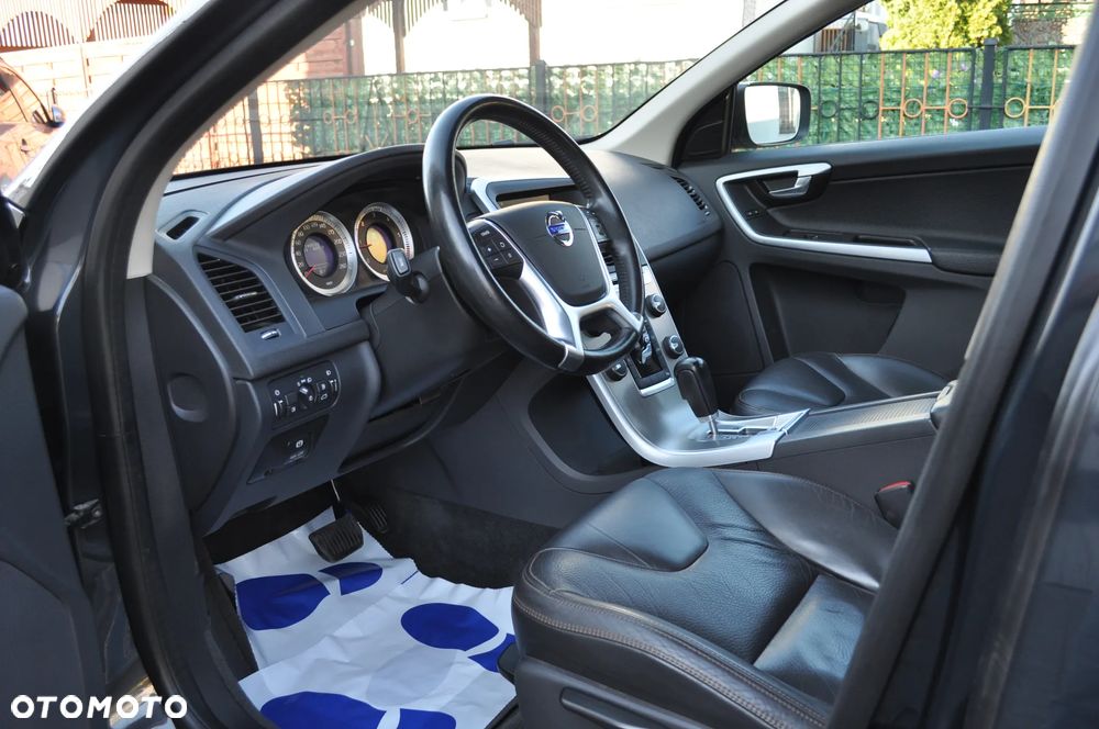 Volvo XC 60 D3 Momentum - 11