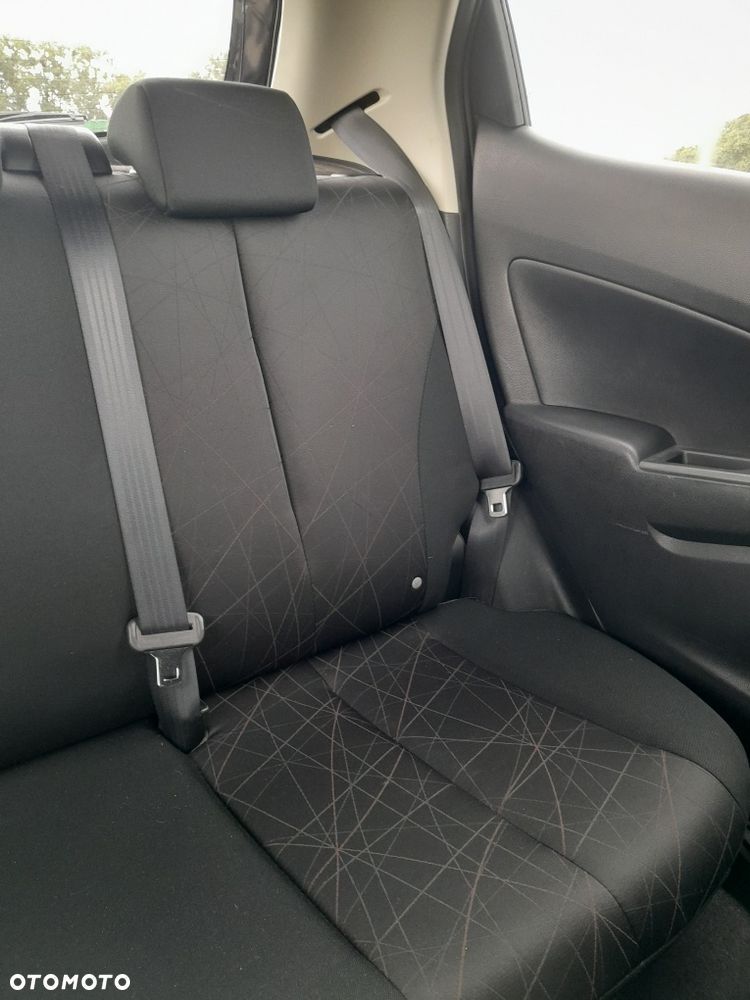 Mazda 2 - 8