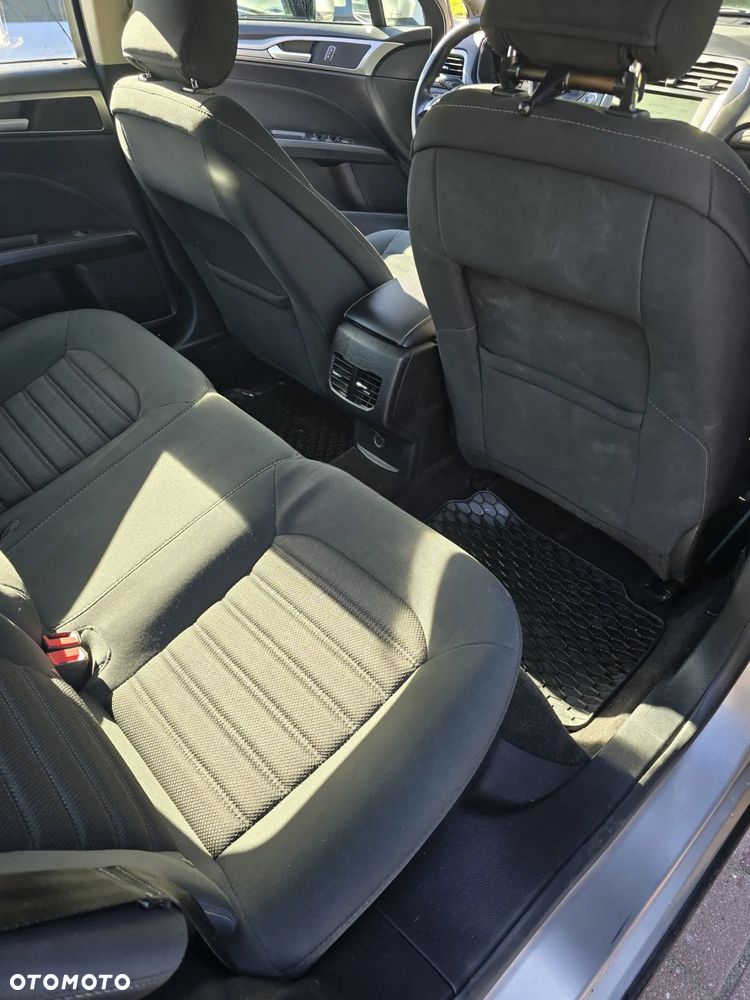 Ford Fusion - 10