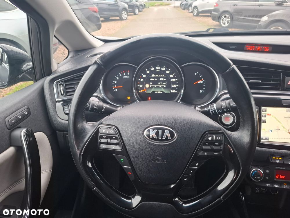 Kia Ceed 1.6 CRDi 136 ISG Spirit - 10