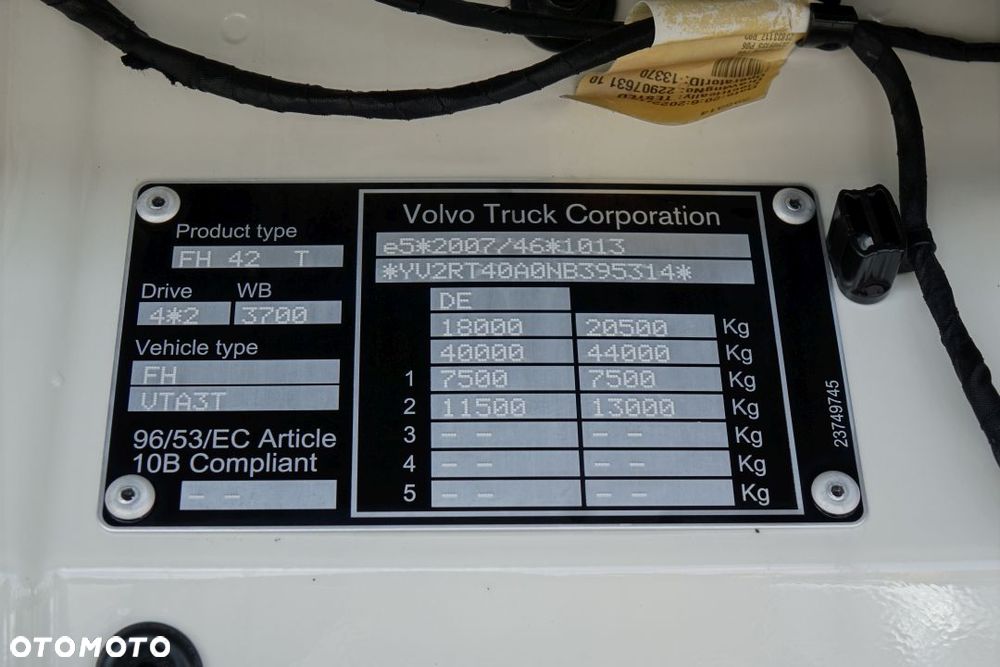 Volvo FH 500 EURO 6 / GLOBETROTTER XL / STANDARD / AUTOMAT / KLIMATYZACJA POSTOJOWA / LODÓWKA / NAVI / DWA ZBIORNIKI - 31