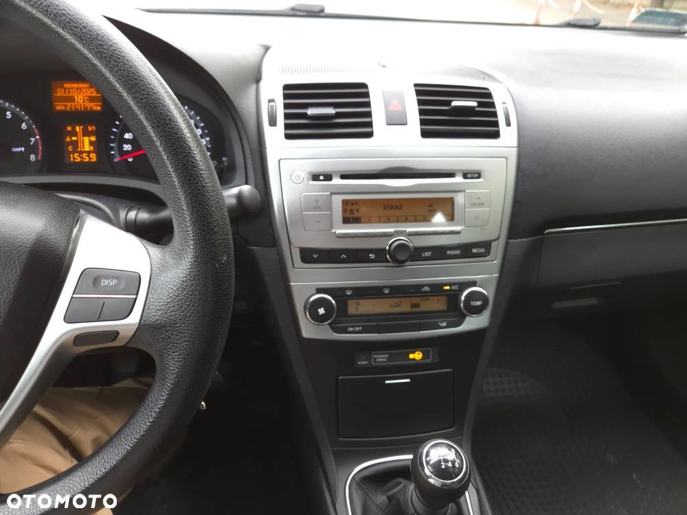 Toyota Avensis 1.8 Luna EU5 - 4