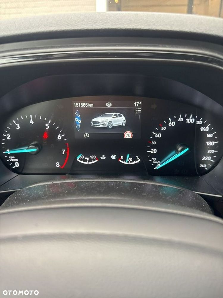 Ford Focus 1.5 EcoBoost STart-Stopp-System ST-LINE - 11