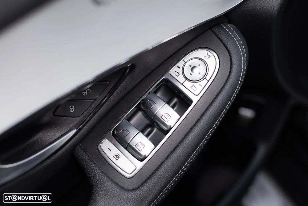 Mercedes-Benz GLC 300 de 4Matic 9G-TRONIC AMG Line - 35