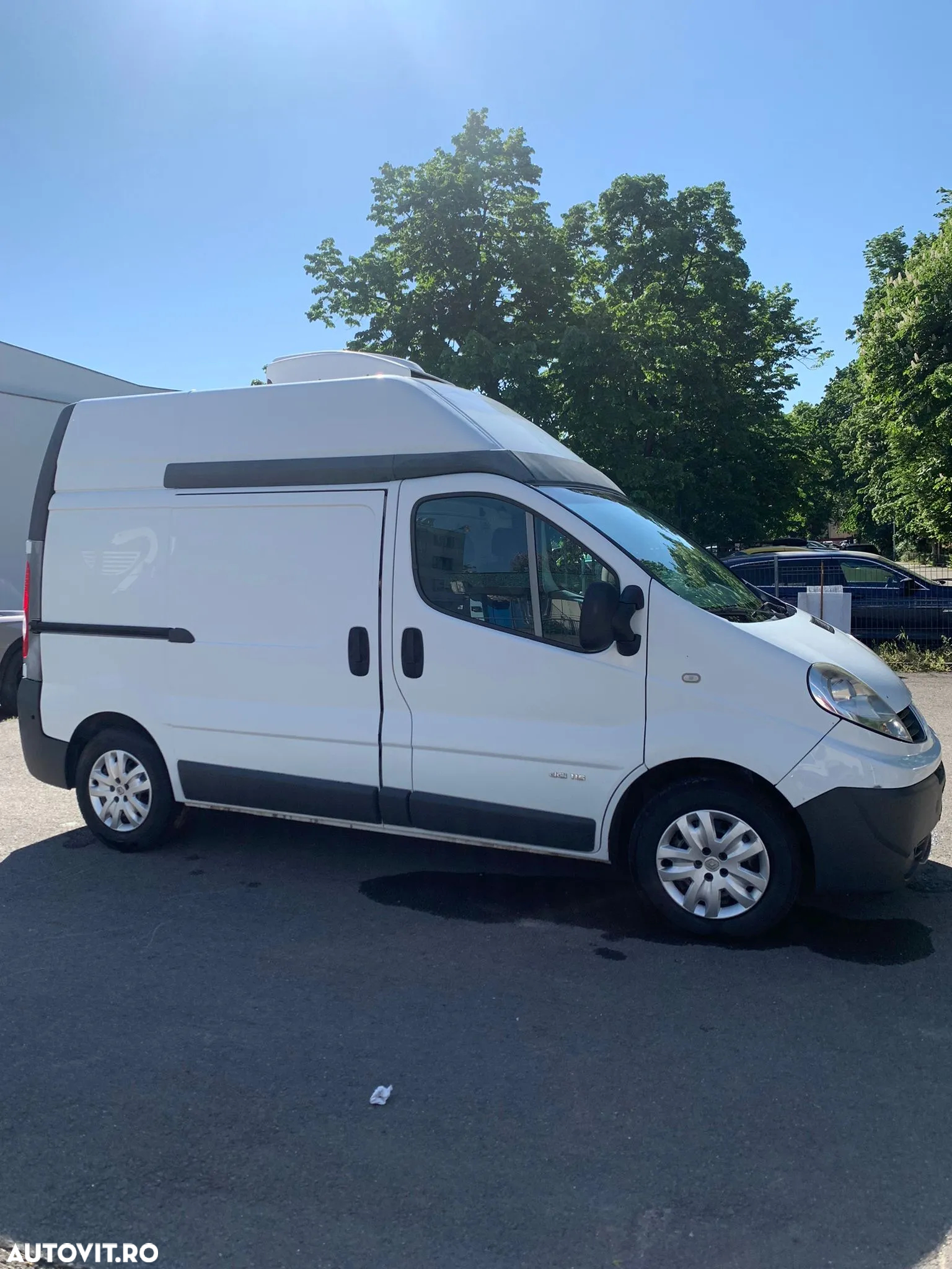 Renault TRAFIC - 2