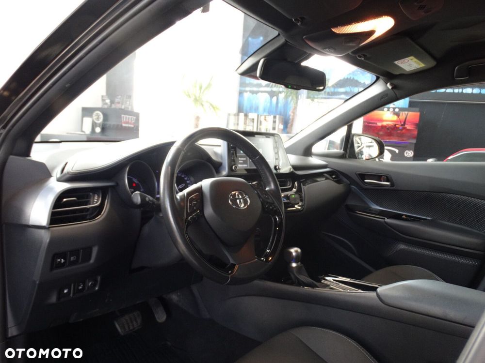 Toyota C-HR - 12