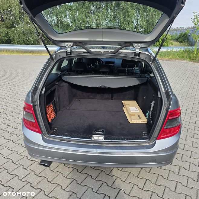 Mercedes-Benz Klasa C 220 CDI DPF Avantgarde - 6