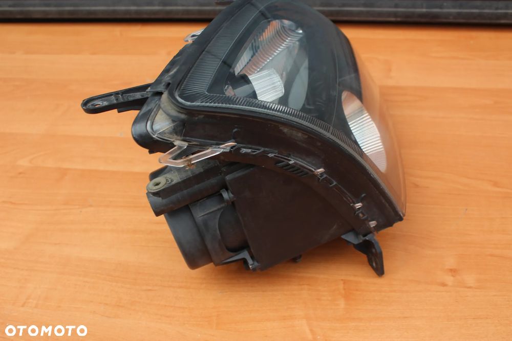 LAMPA PRAWA PRZEDNIA OPEL VECTRA C SIGNUM PRZED LIFTEM XENON CIEMNA EUROPA - 12