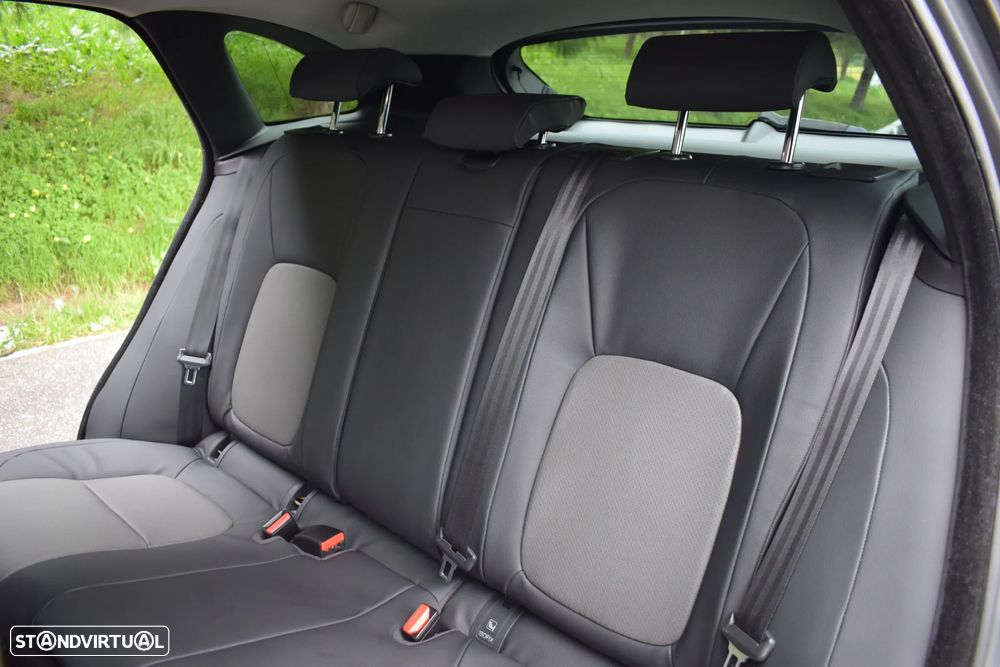 Jaguar F-Pace 2.0 i4D Prestige - 37