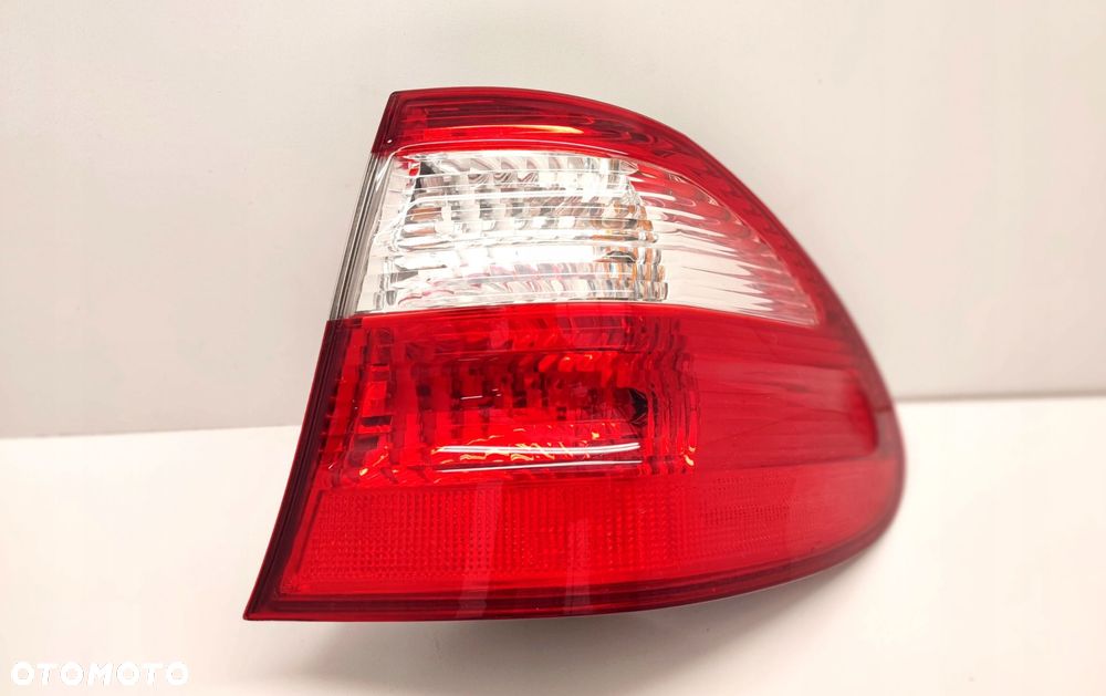 MERCEDES E KLASA W211 LAMPA TYŁ TYLNA PRAWA KOMBI - 1