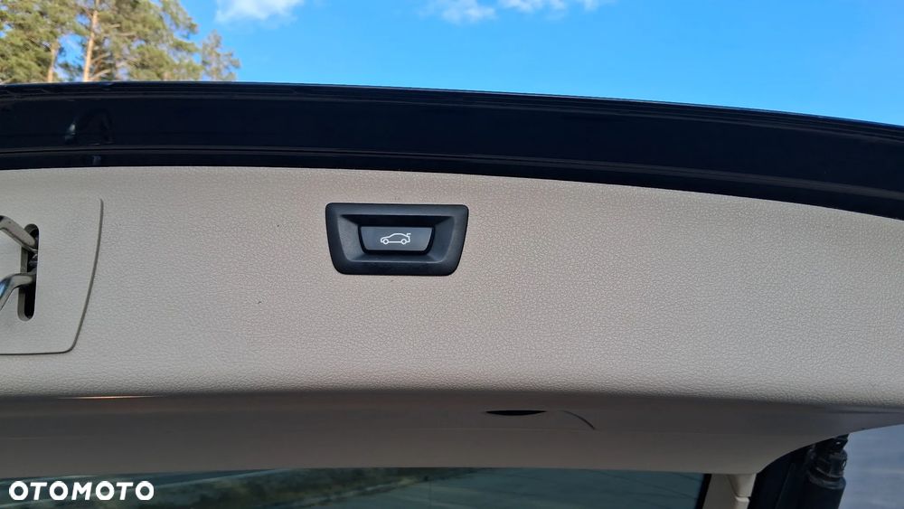 BMW Seria 3 330i xDrive - 12