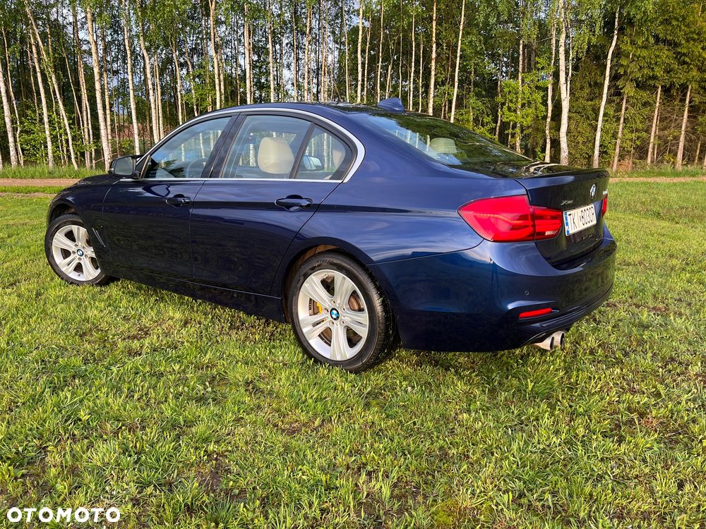 BMW Seria 3 330i xDrive Sport Line - 7