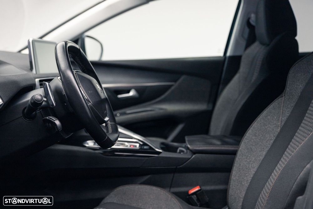 Peugeot 5008 1.6 BlueHDi Allure EAT6 - 18