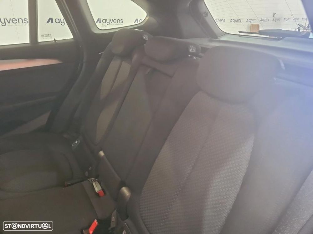 BMW X1 25 e xDrive Corporate Edition - 9