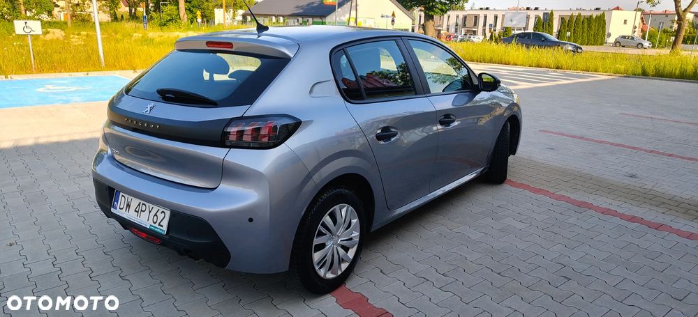 Peugeot 208 - 4