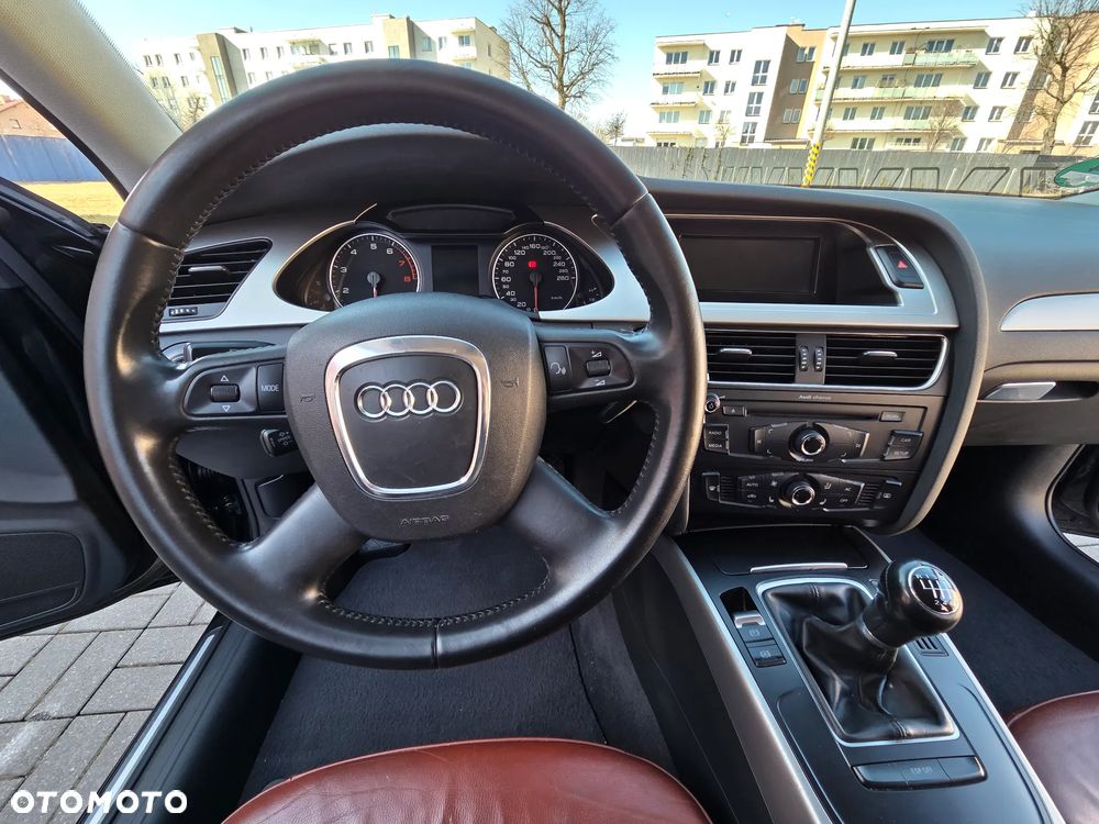 Audi A4 Avant 2.0 TFSI Ambiente - 31