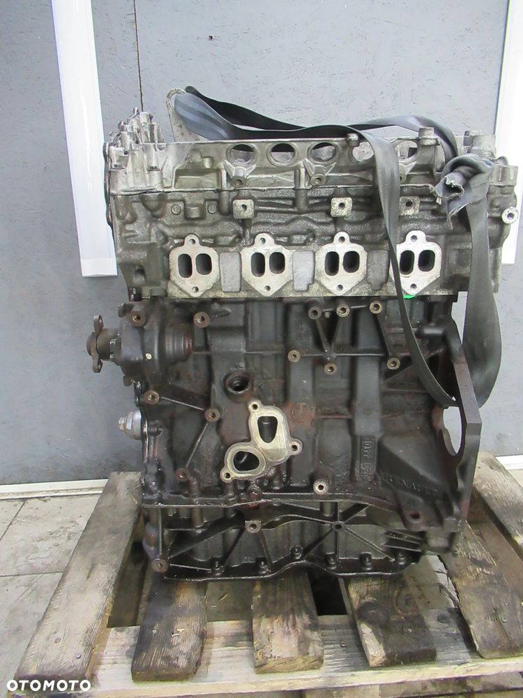 Silnik słupek  2.0 dci M9R Vivaro Trafic m9r M9R Euro 5  m9r786 - 2